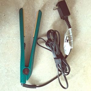 CHI flat iron 1” - perfect working order
